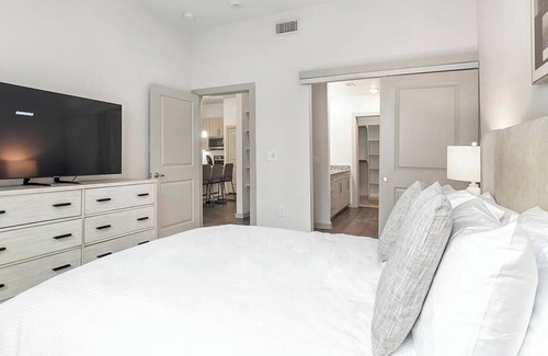 Near East Side Apartamento | Landing at Rivera on Broadway - 1 Bedroom in Downtown