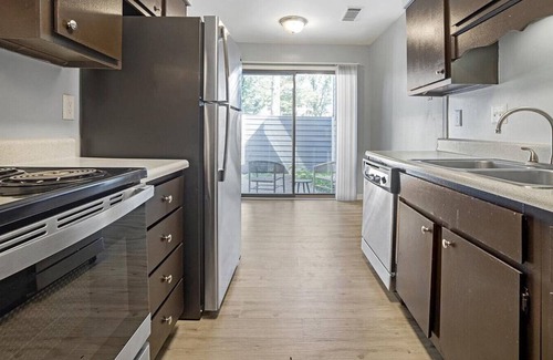 Lexington Apartamento | Landing at Saddlebrook at Tates Creek - 2 Bedrooms in Downtown Lexington