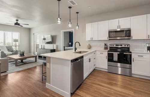 Goodyear Apartamento | Landing at Solace at Ballpark Village - 2 Bedro.