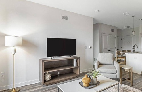 Lombard Apartamento | Landing at The 450 - 1 Bedroom in Downtown Lombard