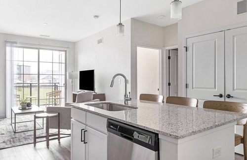 Lombard Apartamento | Landing at The 450 - 1 Bedroom in Downtown Lombard