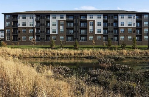 Lombard Apartamento | Landing at The 450 - Studio in Downtown Lombard