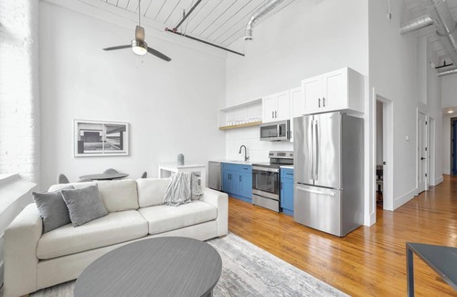 Greenville Apartamento | Landing at The American Spinning Mill - 2 Bedro...