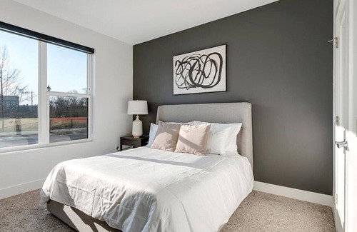 Blue Ash Apartamento | Landing at The Approach at Summit Park - 3 Bedrooms in Downtown Blue Ash