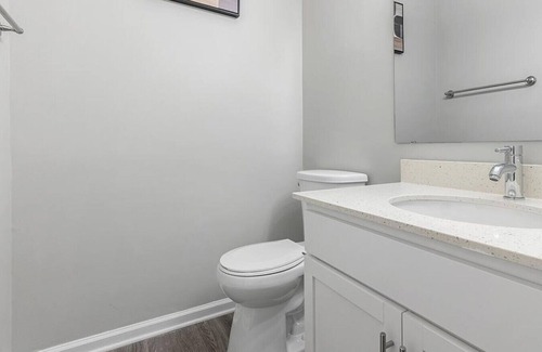 Charlotte Apartamento | Landing at The Arboretum - 2 Bedrooms in Oxford Hunt