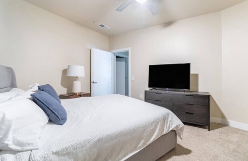 Beachwood Apartamento | Landing at The Aster - 2 Bedrooms in Downtown Beachwood