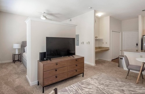 New Pathways Apartamento | Landing at The Bristol on Union - 1 Bedroom in ...