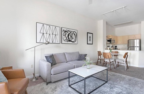 New Pathways Apartamento | Landing at The Bristol on Union - 1 Bedroom in ...