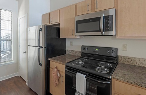 New Pathways Apartamento | Landing at The Bristol on Union - 2 Bedrooms in...