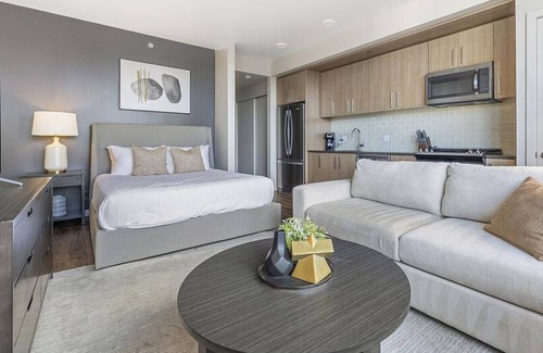Uptown Apartamento | Landing at The Carson - Studio in Northwest Portland