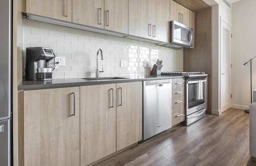 Uptown Apartamento | Landing at The Carson - Studio in Northwest Portland