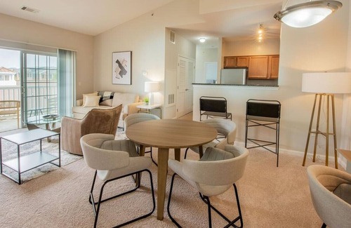 Ellicott City Apartamento | Landing at The Elms at Montjoy - 2 Bedrooms in Downtown Ellicott City