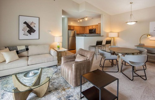 Ellicott City Apartamento | Landing at The Elms at Montjoy - 2 Bedrooms in Downtown Ellicott City