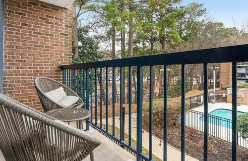 Northeast Raleigh Apartamento | Landing at The Harrison - Studio in Northeast R.