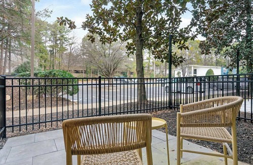 Northeast Raleigh Apartamento | Landing at The Harrison - Studio in Northeast R.