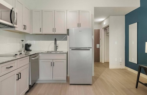 Northeast Raleigh Apartamento | Landing at The Harrison - Studio in Northeast R.