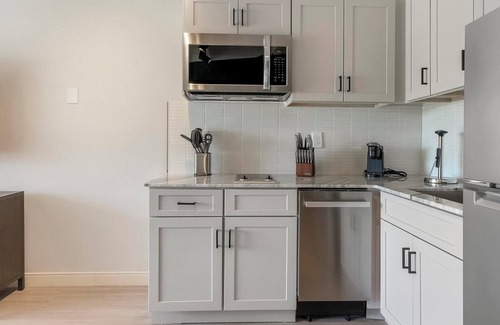 Northeast Raleigh Apartamento | Landing at The Harrison - Studio in Northeast R.