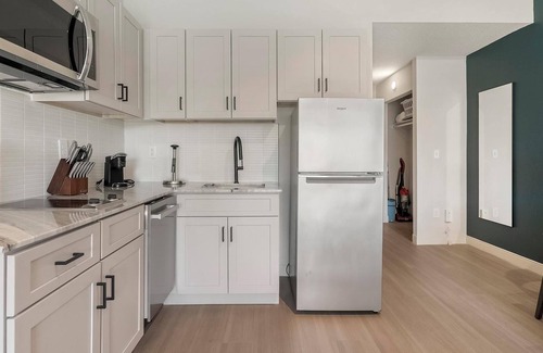 Northeast Raleigh Apartamento | Landing at The Harrison - Studio in Northeast R.