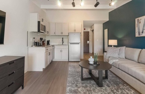 Northeast Raleigh Apartamento | Landing at The Harrison - Studio in Northeast R.