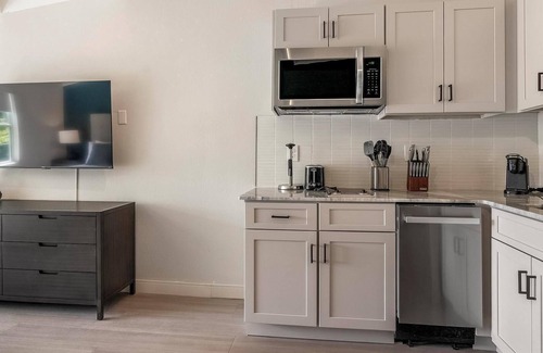 Northeast Raleigh Apartamento | Landing at The Harrison - Studio in Northeast R.