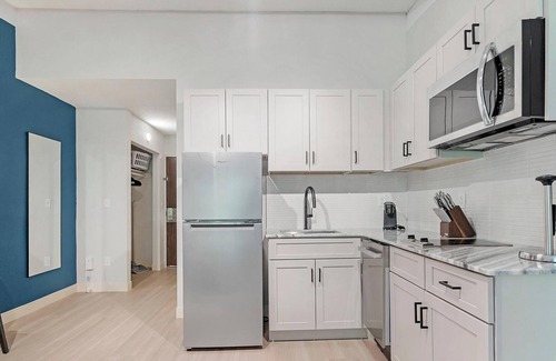Northeast Raleigh Apartamento | Landing at The Harrison - Studio in Northeast R.