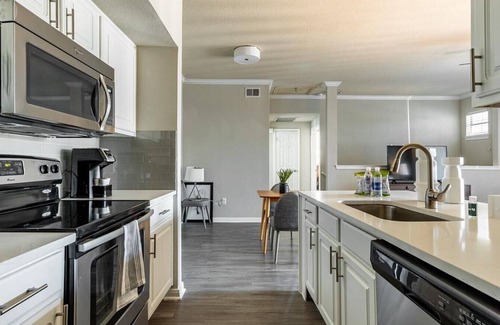 Fort Worth Apartamento | Landing at The Heights of Cityview - 1 Bedroom in Downtown Fort Worth