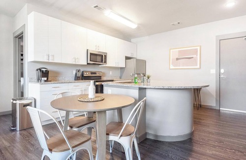 University District Apartamento | Landing at The Nine @ Memphis - 4 Bedrooms in U...