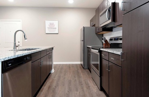 Chesterfield Apartamento | Landing at The Parq at Chesterfield - 1 Bedroom...