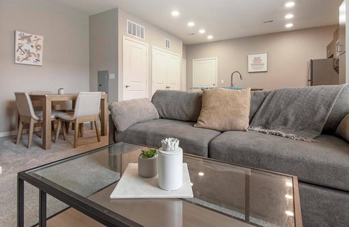Chesterfield Apartamento | Landing at The Parq at Chesterfield - 1 Bedroom...