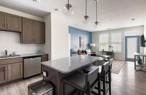 Wilmington Apartamento | Landing at The Parker Leland - 2 Bedrooms in Do.