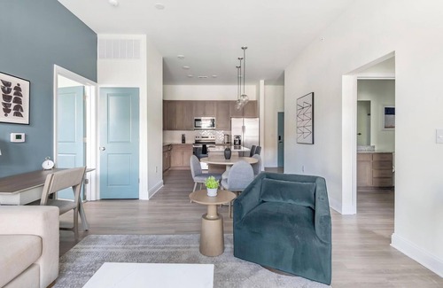Wilmington Apartamento | Landing at The Parker Leland - 2 Bedrooms in Do.