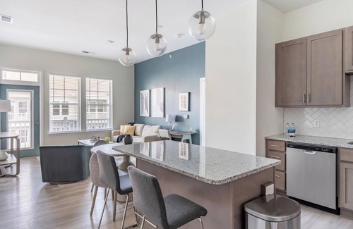Wilmington Apartamento | Landing at The Parker Leland - 2 Bedrooms in Do.
