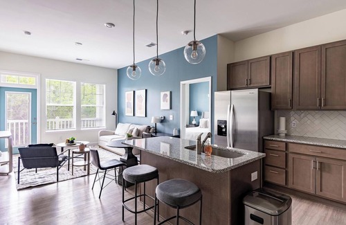 Wilmington Apartamento | Landing at The Parker Leland - 2 Bedrooms in Do.