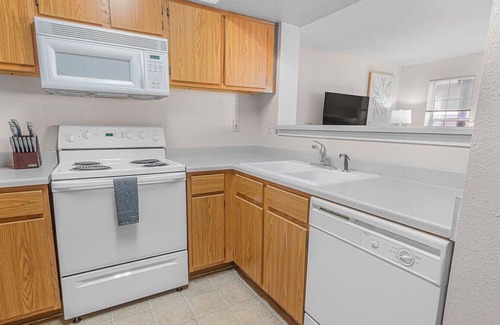 Greenwich Apartamento | Landing at The Remington Apartments - 1 Bedroom in Downtown Wichita