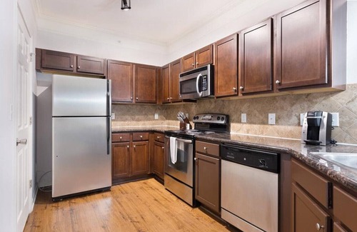 Overland Park Apartamento | Landing at The Sovereign at Overland Park Apartments - 1 Bedroom in St. Andrews Highlands