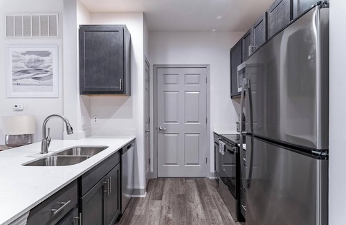 Corryville Apartamento | Landing at The Village at Stetson Square - 2 Be...