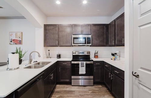 Corryville Apartamento | Landing at The Village at Stetson Square - 2 Bedrooms in Corryville