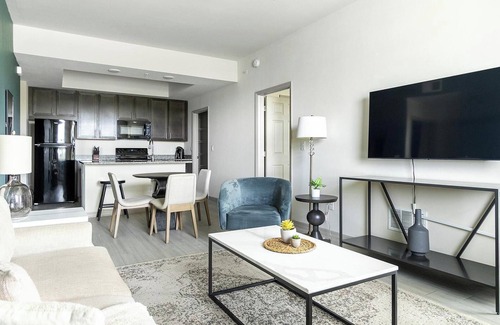 Eastwood Village Apartamento | Landing at The Vistas at Eastwood - 2 Bedrooms ...