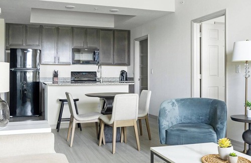 Eastwood Village Apartamento | Landing at The Vistas at Eastwood - 2 Bedrooms ...