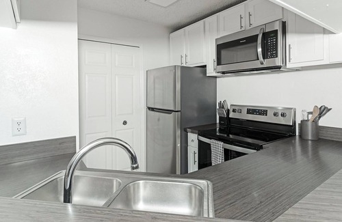 Southside Apartamento | Landing at Timberwalk at Mandarin - 2 Bedrooms ...