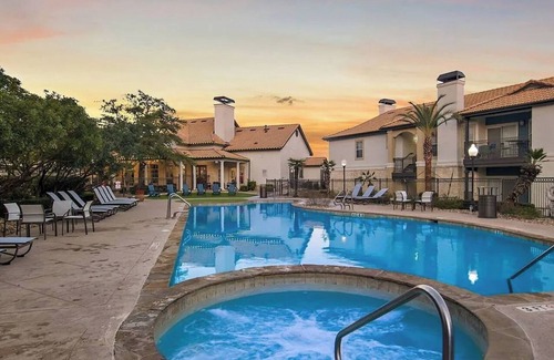 Stone Oak Apartamento | Landing at Toscana at Sonterra - 1 Bedroom in S.