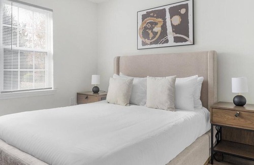 Holly Springs Apartamento | Landing at Trellis Pointe - 2 Bedrooms in Downtown Holly Springs