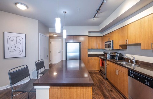 Juanita Apartamento | Landing at Waterscape Juanita Village - 1 Bedroom in South Juanita