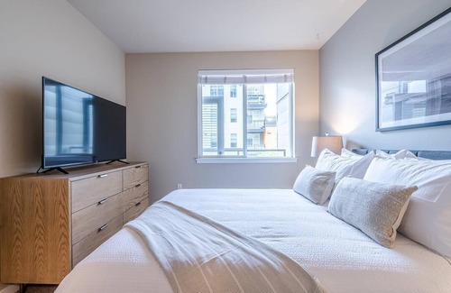 Juanita Apartamento | Landing at Waterscape Juanita Village - 1 Bedroom in South Juanita