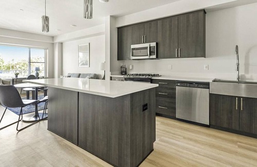 Hayden Island Apartamento | Landing at Yacht Harbor Club - 1 Bedroom in Hayden Island Neighborhood Network