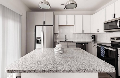 Fort Worth Apartamento | Landing | Amazing 1BD, Yoga Studio, Gym