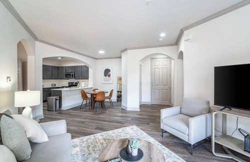 Corryville Apartamento | Landing | Beautiful 2BD, Pool, Clubhouse