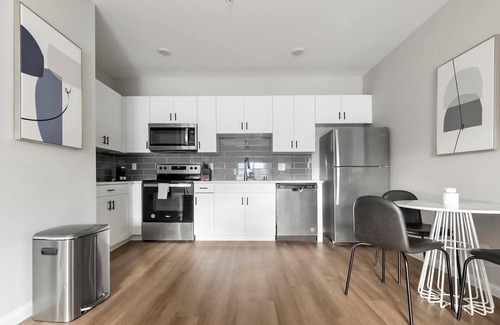 Townsite Apartamento | Landing | Beautiful 2BD, Rooftop Lounge, Pool
