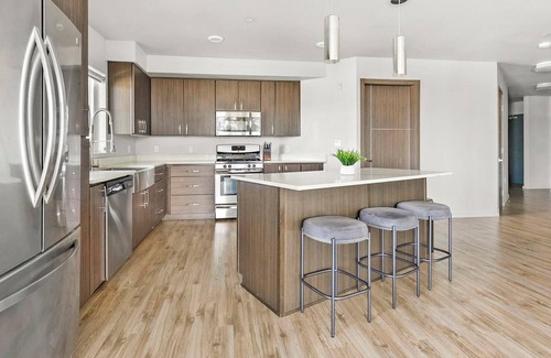 Hayden Island Apartamento | Landing | Beautiful 2BD, Courtyard, Gym