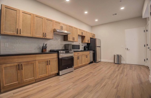 Kensington Apartamento | Landing | Beautiful 1BD, Rooftop Lounge, Gym